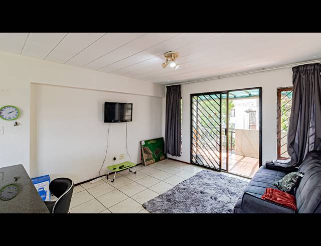 2 BEDROOM APARTMENT FOR SALE IN GLENVISTA